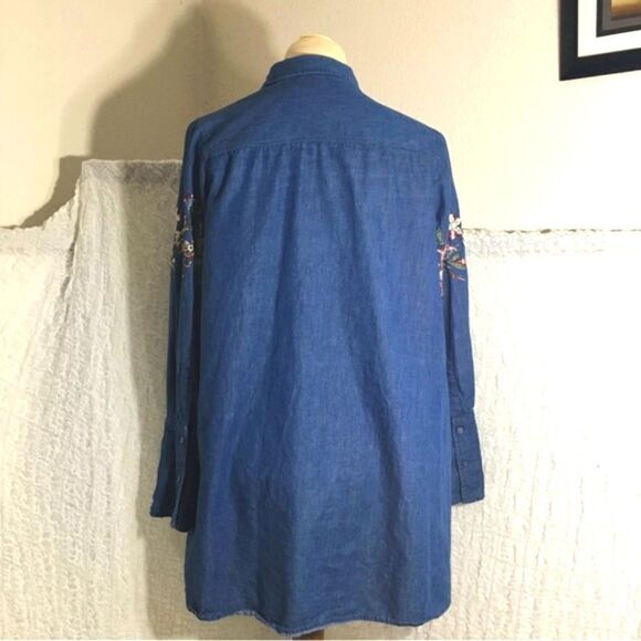 Zara Basic Embroidered Denim Shirt Size Medium - Picture 5 of 11